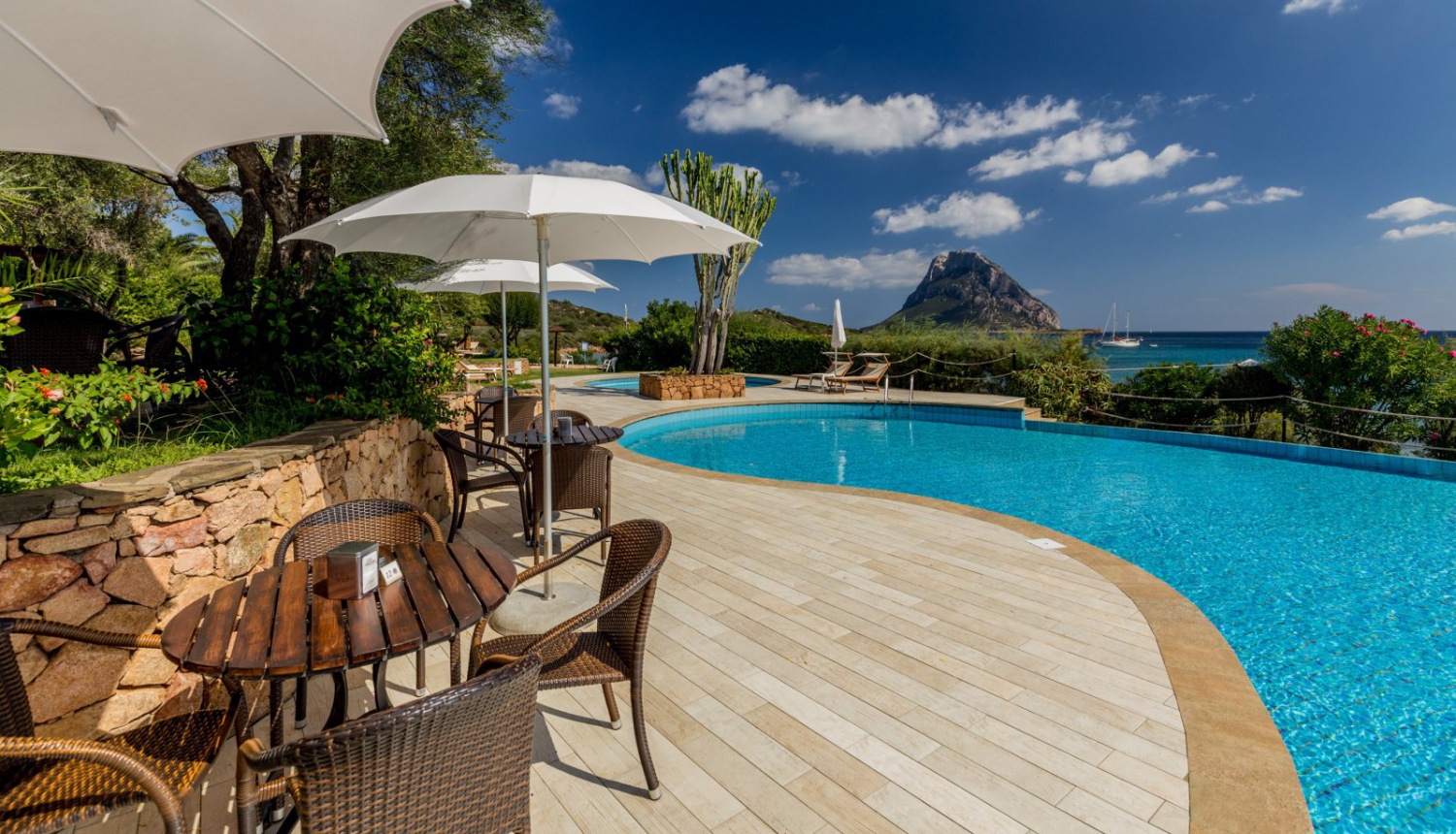 Hotel With Panoramic Swimming Pool Porto San Paolo Don Go 1